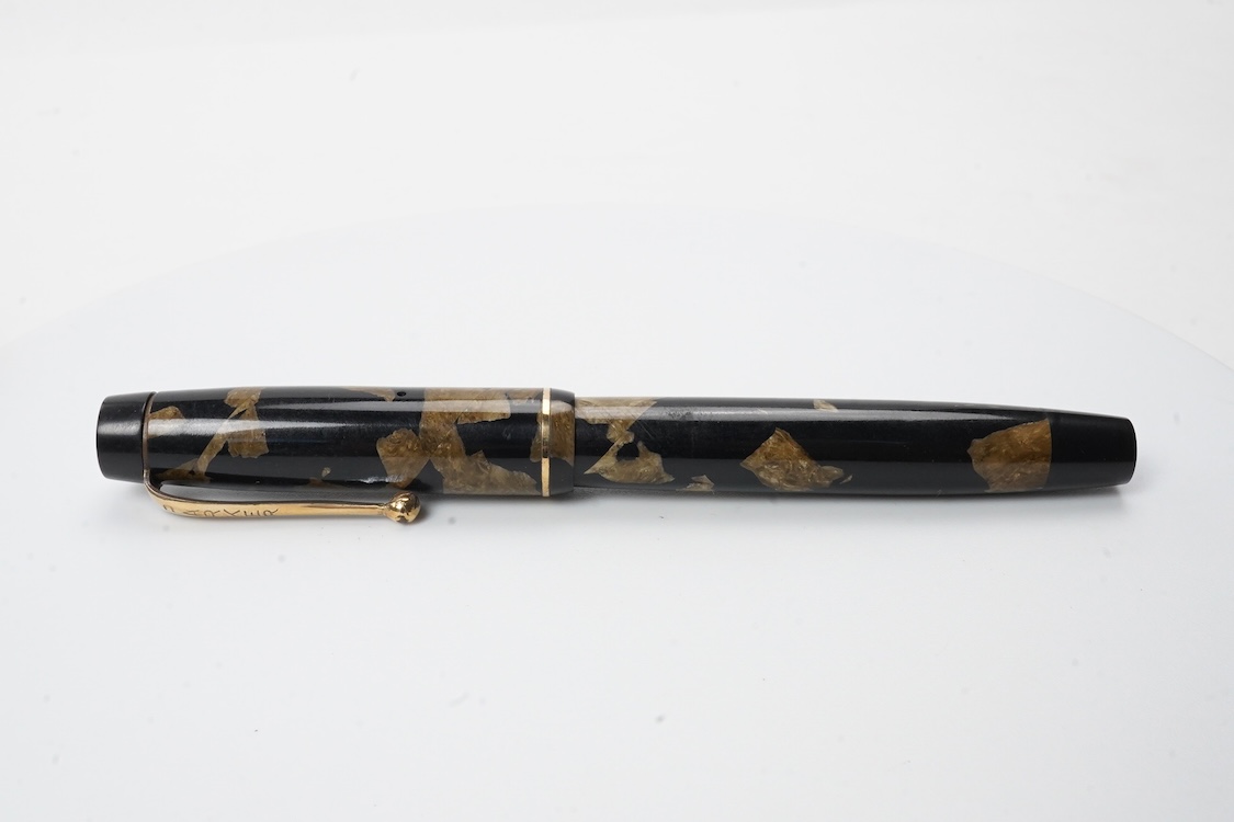 A rare colour Parker 'Victory' fountain pen, Made in the UK, fitted with a 14ct. gold 'N' nib